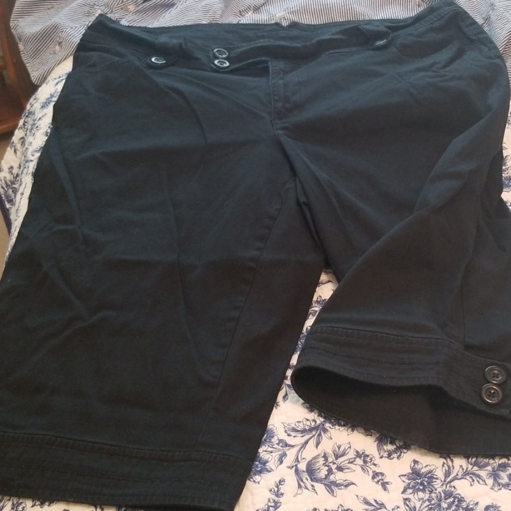 Shorts - Picture 4 of 4